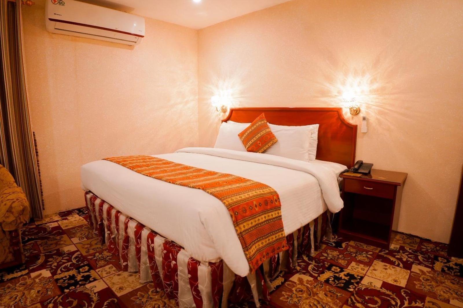 Indus Hotel Hyderabad Bagian luar foto
