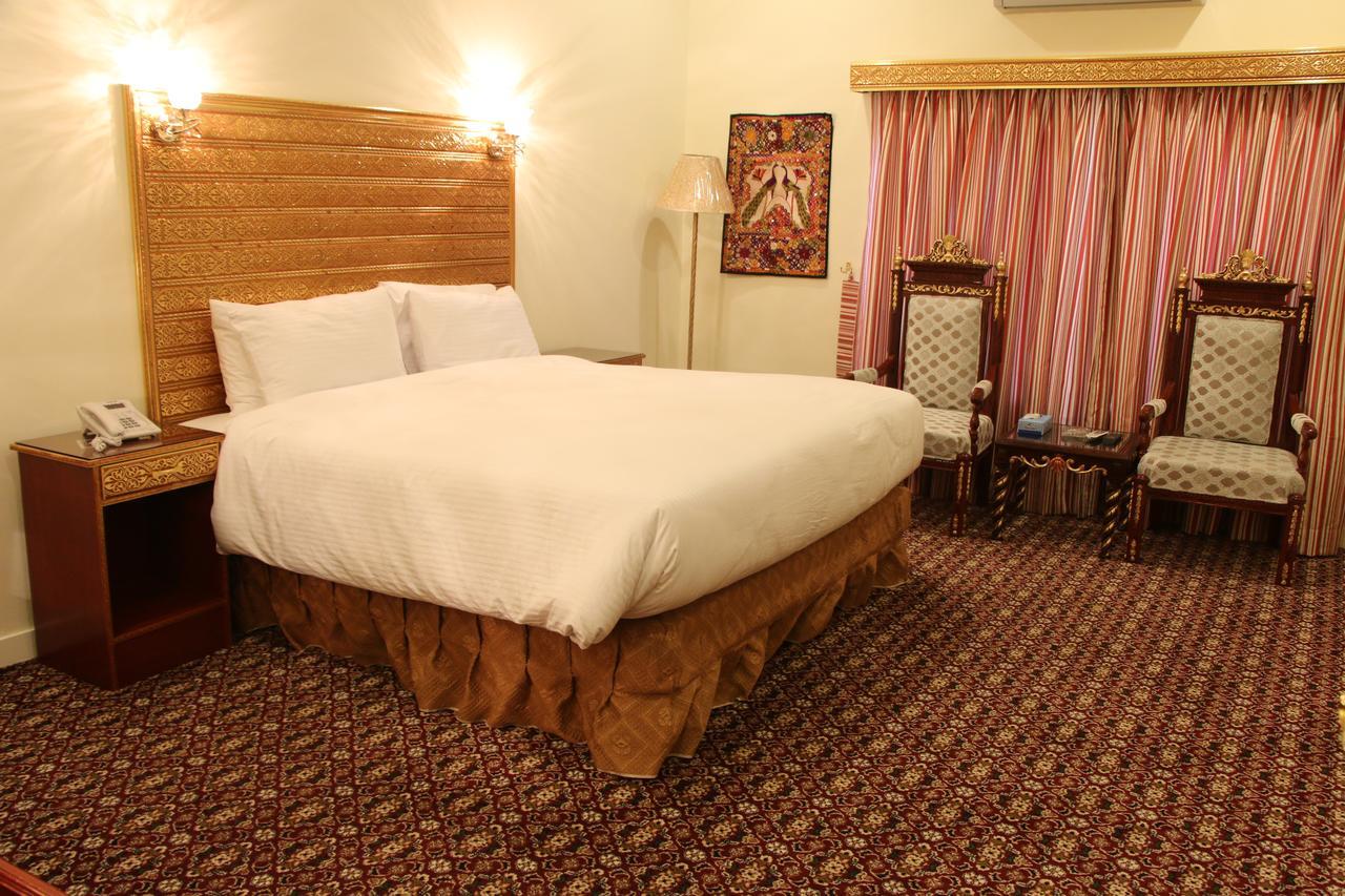 Indus Hotel Hyderabad Bagian luar foto