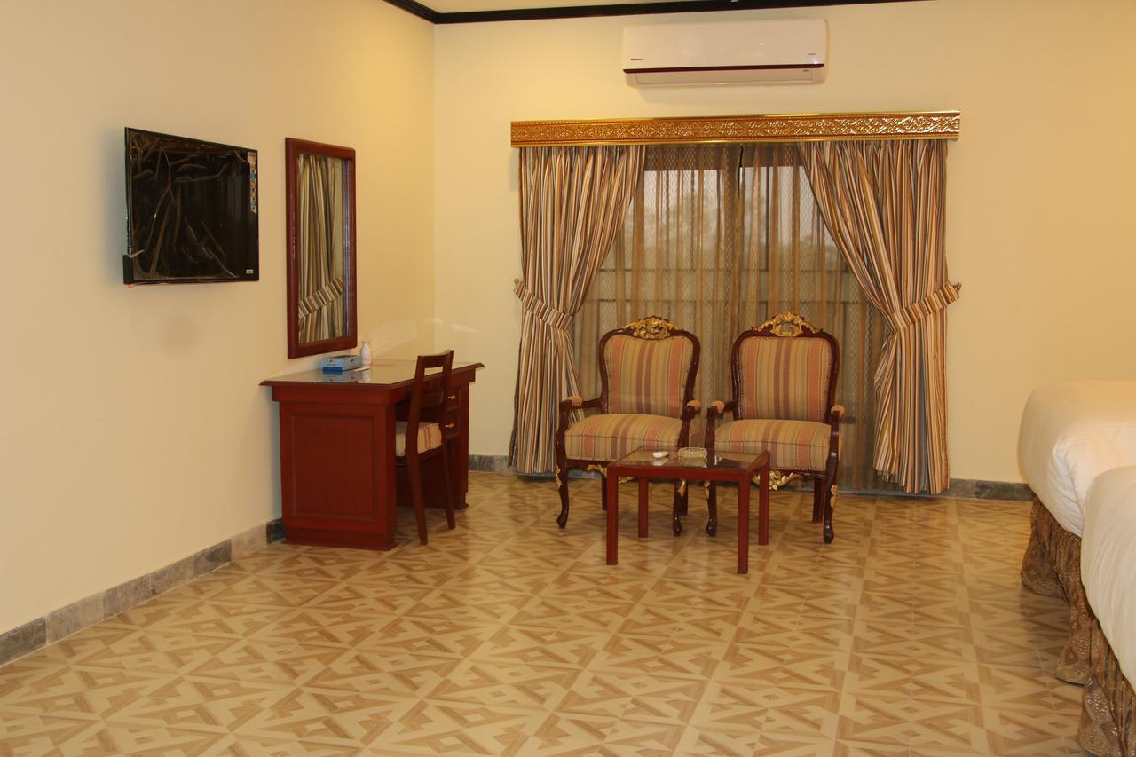 Indus Hotel Hyderabad Bagian luar foto