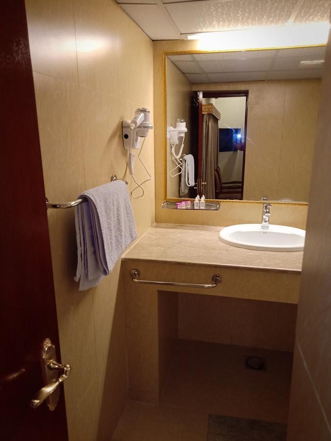 Indus Hotel Hyderabad Bagian luar foto